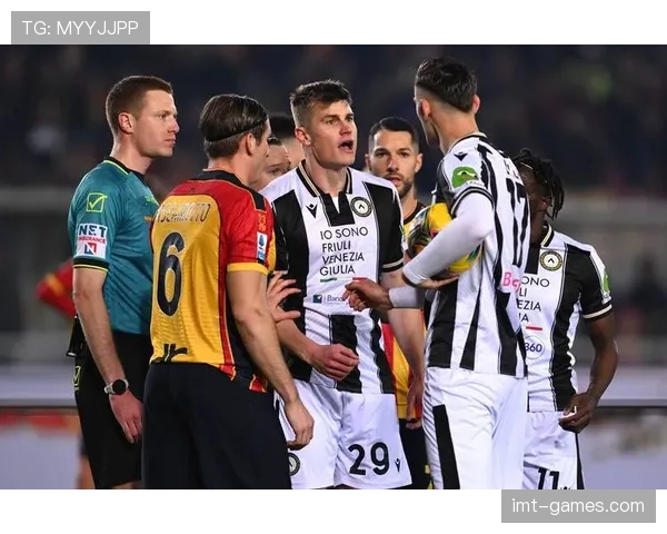 博洛尼亚新战术引爆热议,快节奏打法成赛场焦点 博洛尼亚新战术引爆热议,快节奏打法成赛场焦点