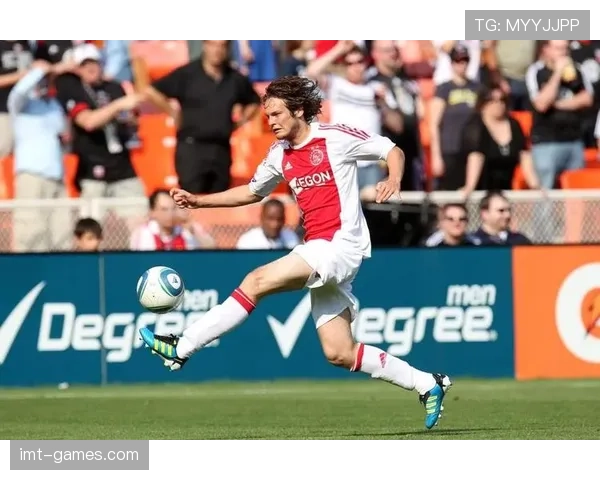 克鲁伊夫战术思想新生代崛起：传控艺术在现代足球中的重塑与未来趋势