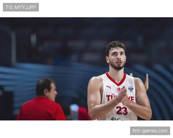 艾顿内线高效输出，对比申京防守覆盖更优